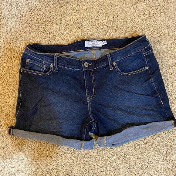 Torrid Dark Denim Roll Hem Jean Shorts - Picture 3 of 5